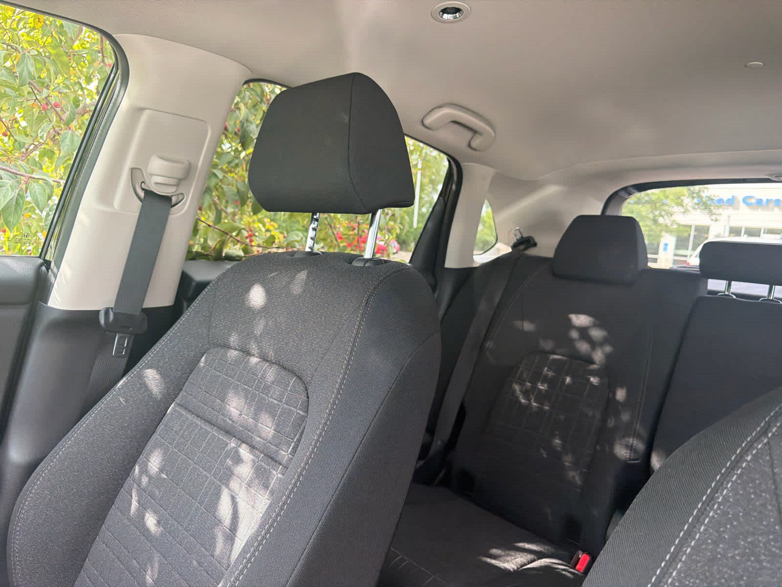 Used 2027 Honda HR-V LX image 3