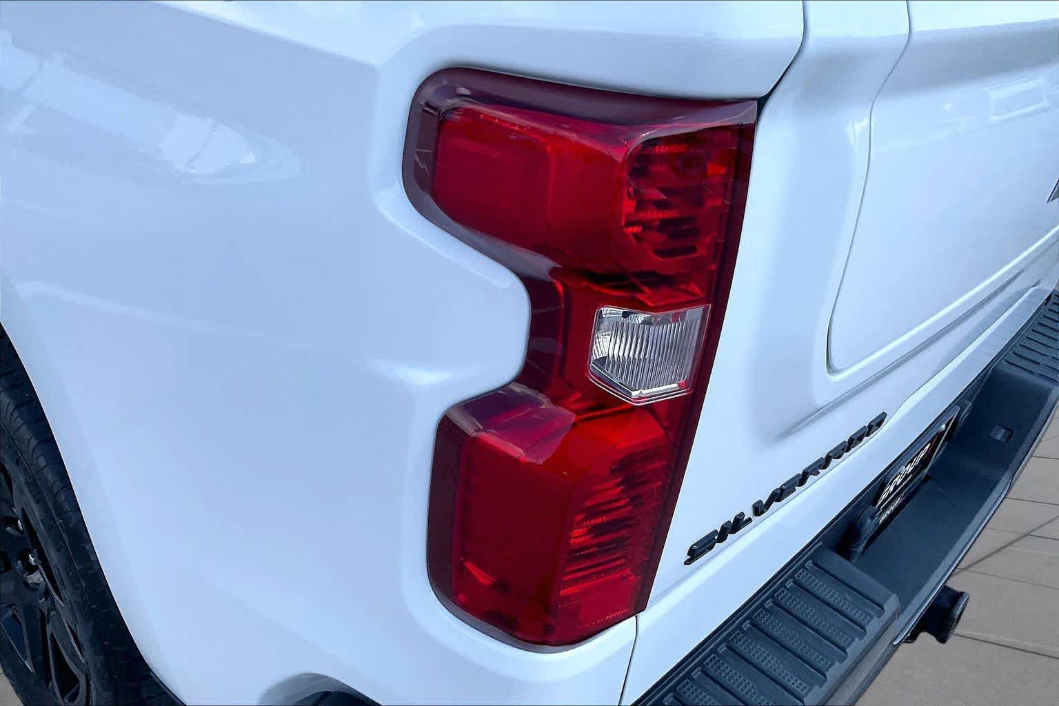 Used 2024 Chevrolet Silverado 1500 Custom Trail Boss w/ Turbomax Blackout Package AWD/4WD image 27