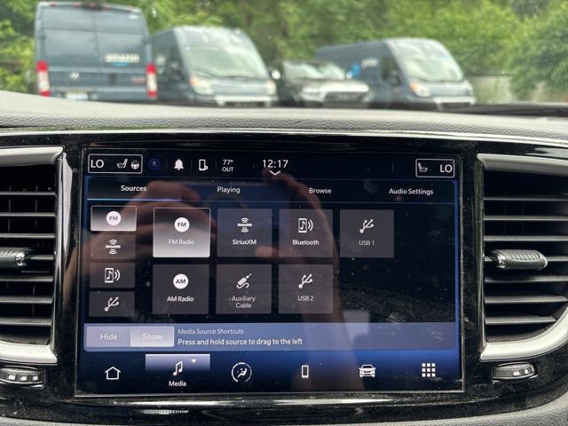 Used 2024 Chrysler Pacifica Touring-L image 27