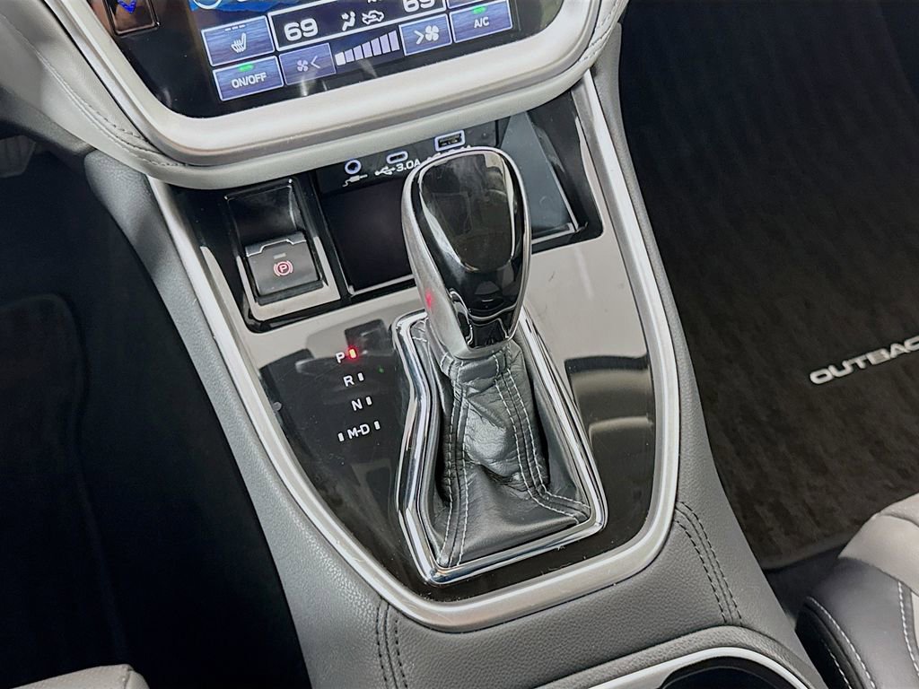 Used 2023 Subaru Outback Limited image 17