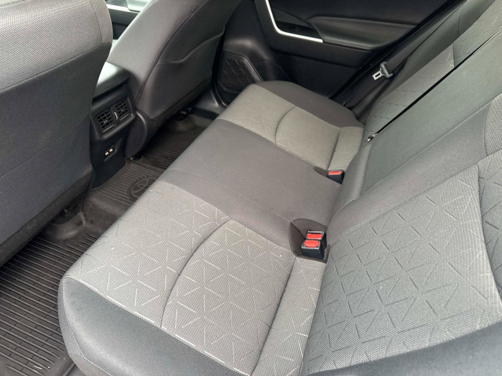 Used 2021 Toyota RAV4 XLE image 14