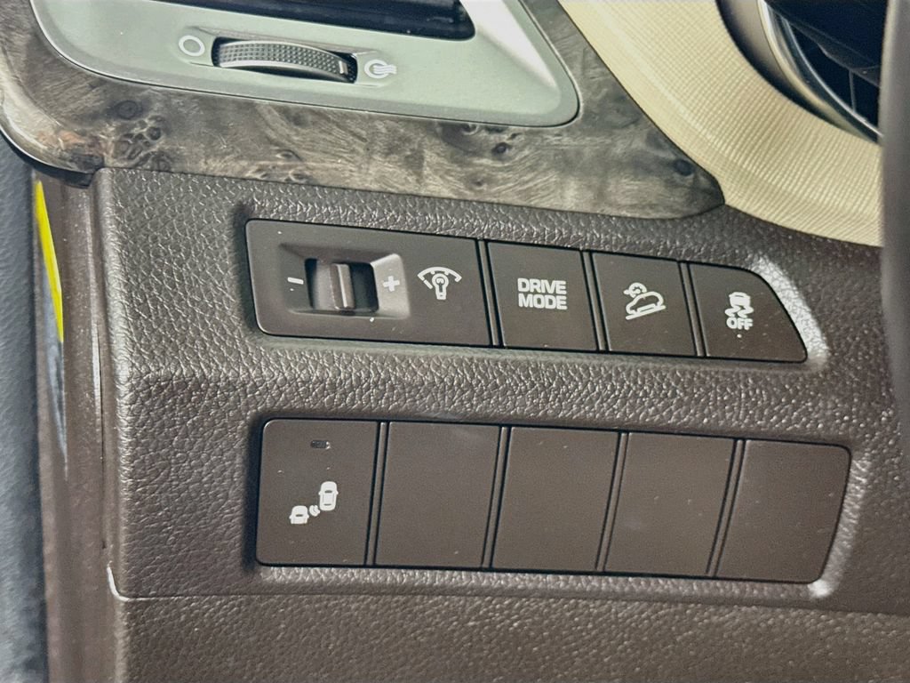 Used 2017 Hyundai Santa Fe Sport FWD image 18
