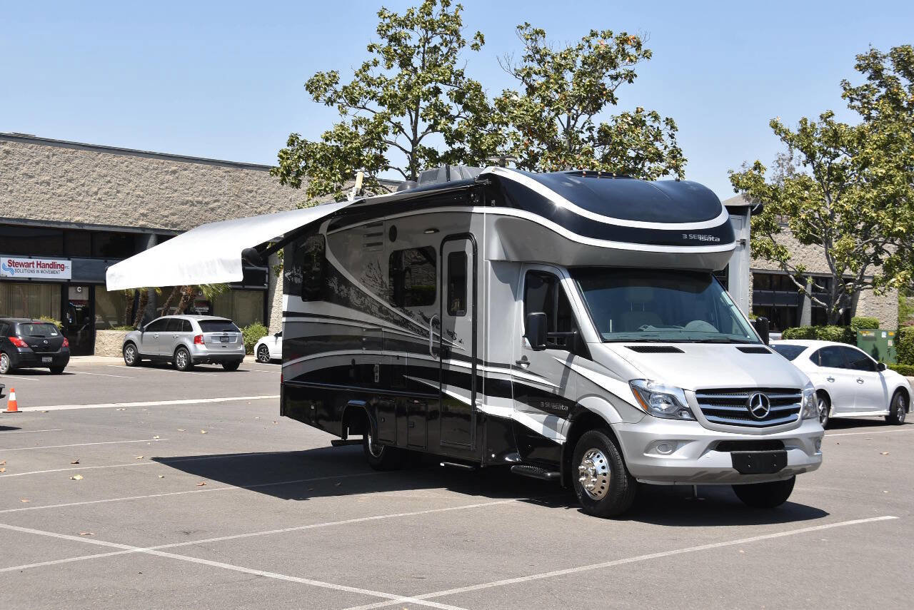Used 2017 Mercedes-Benz Sprinter 3500 image 40