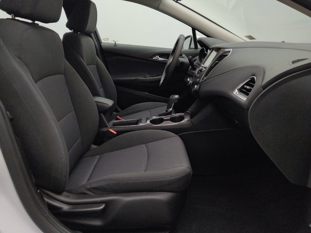 Used 2018 Chevrolet Cruze LT FWD image 21