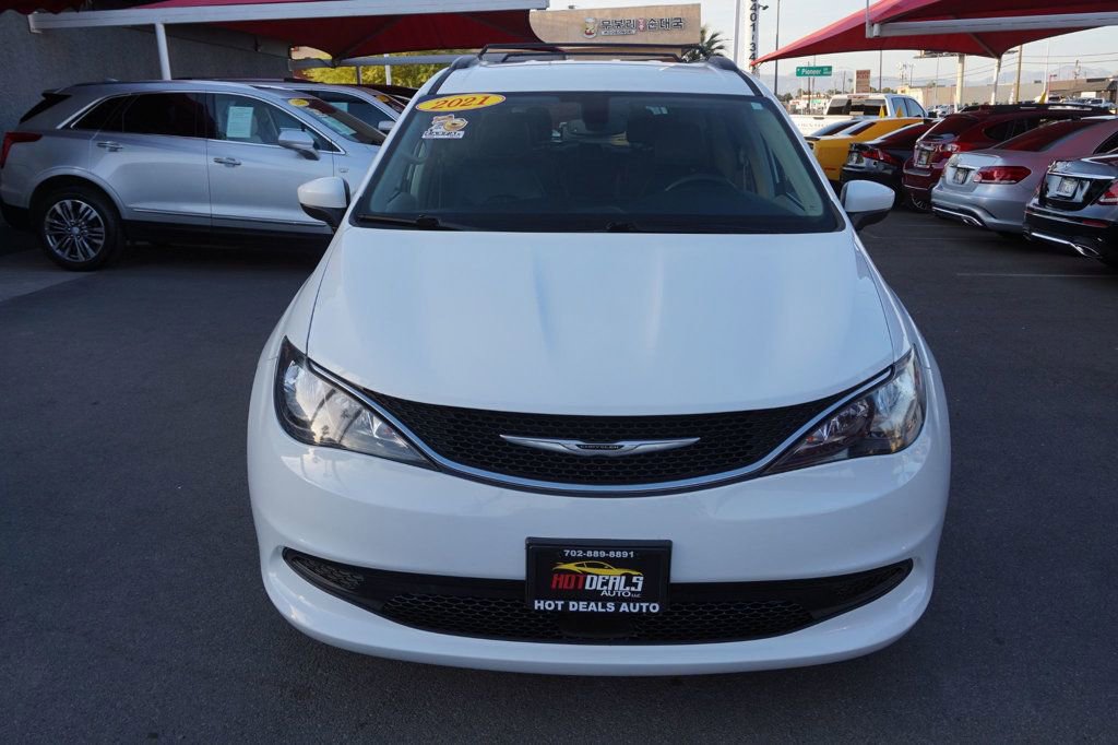 Used 2021 Chrysler Voyager Lxi image 12