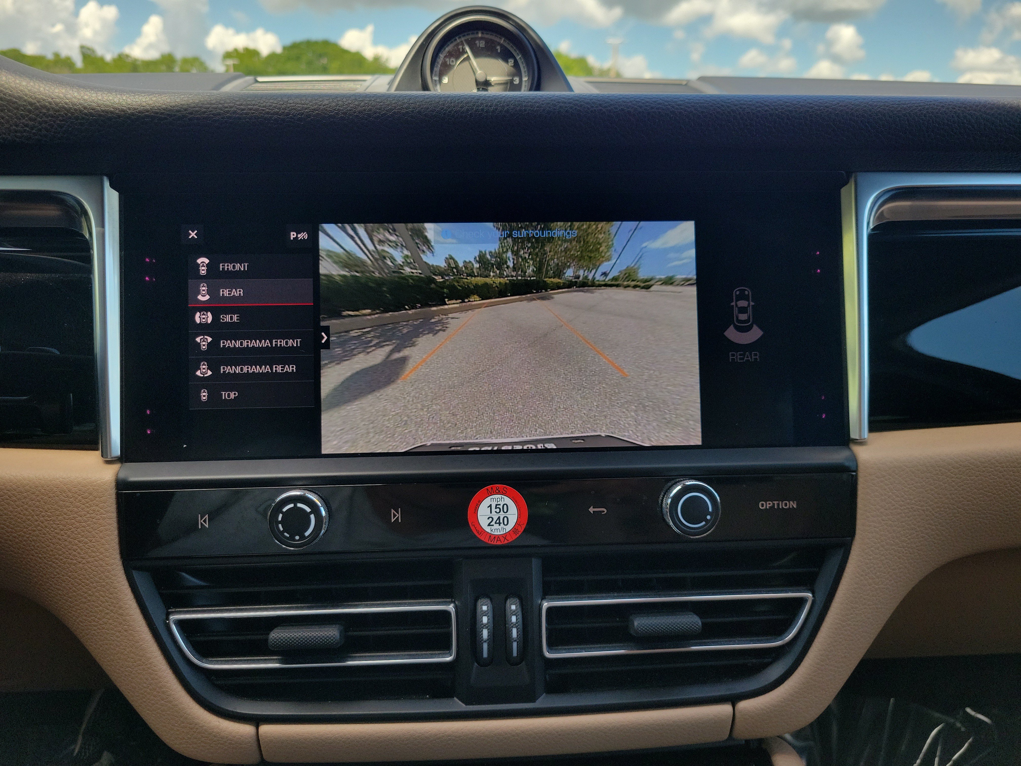 Certified 2024 Porsche Macan S AWD/4WD image 22