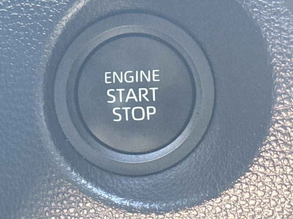 Used 2024 Toyota Corolla Cross XLE AWD/4WD image 8