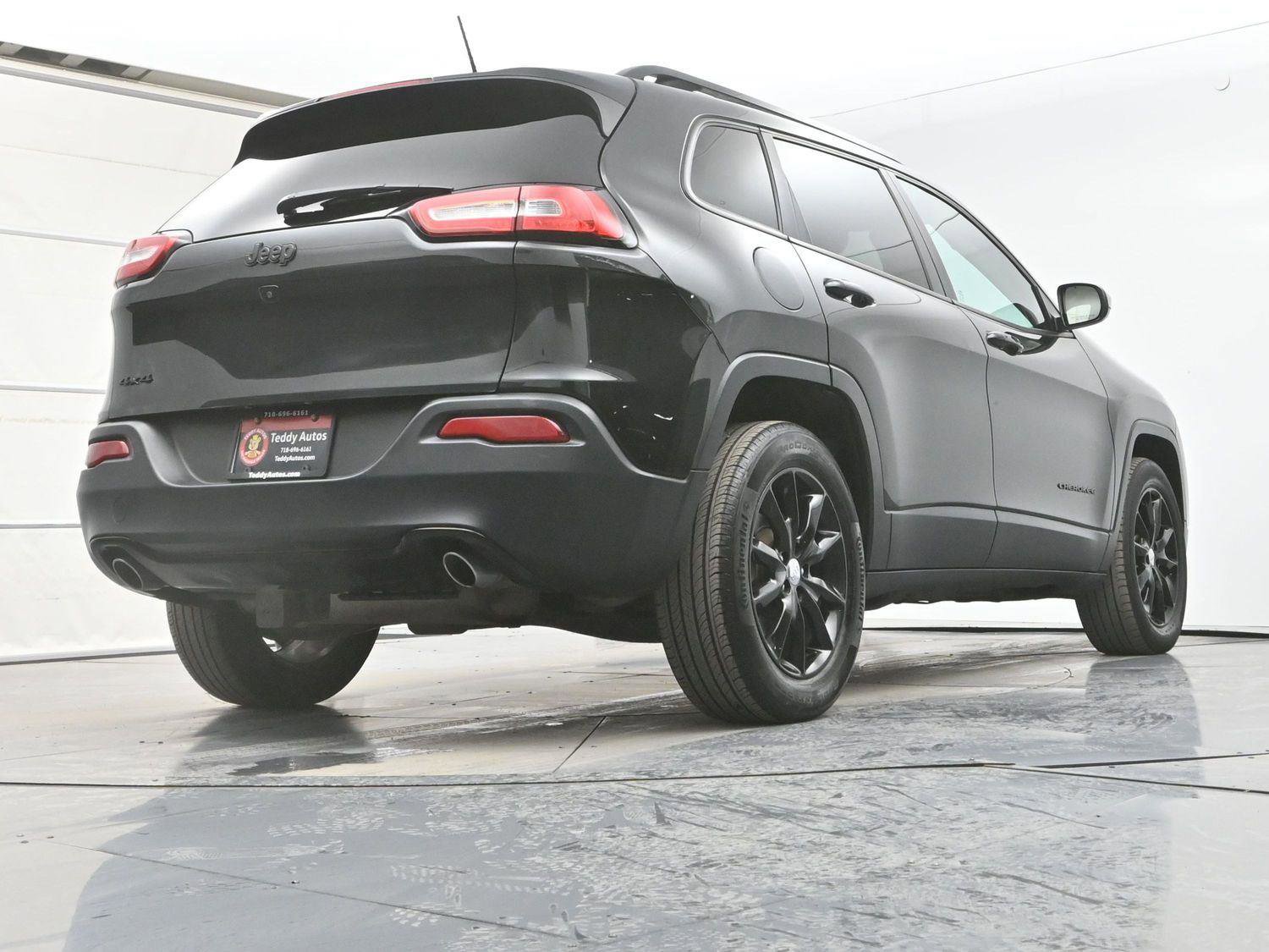 Used 2014 Jeep Cherokee Altitude w/ Comfort/Convenience Group image 24