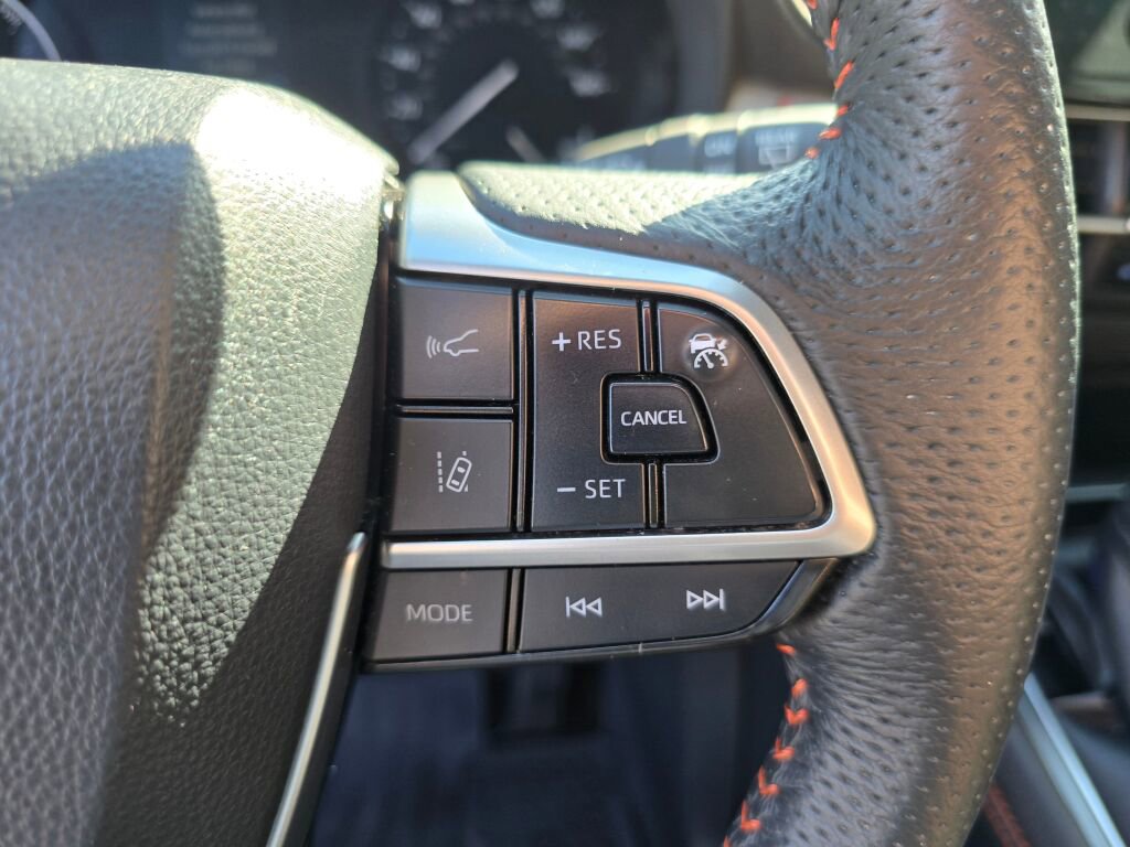Used 2022 Toyota Sienna XSE image 24