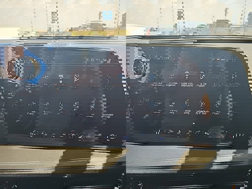 New 2026 Chevrolet Traverse LT w/ Enhanced Driving Package image 19