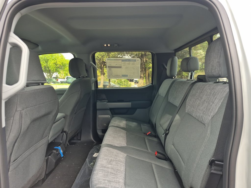 New 2026 Ford F350 XLT w/ XLT Premium Package AWD/4WD image 19