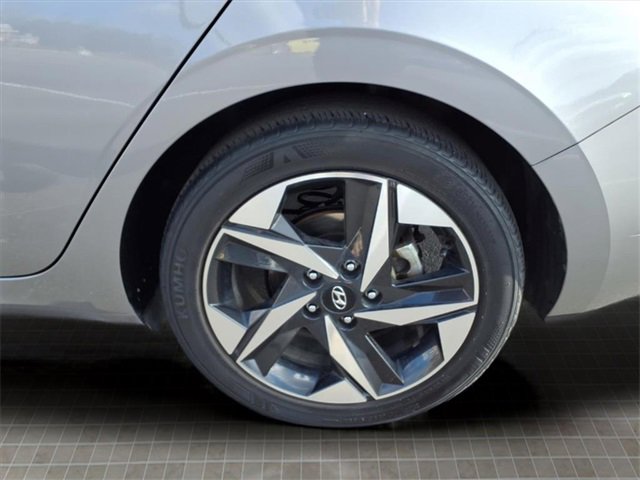 Certified 2023 Hyundai Elantra Limited image 12