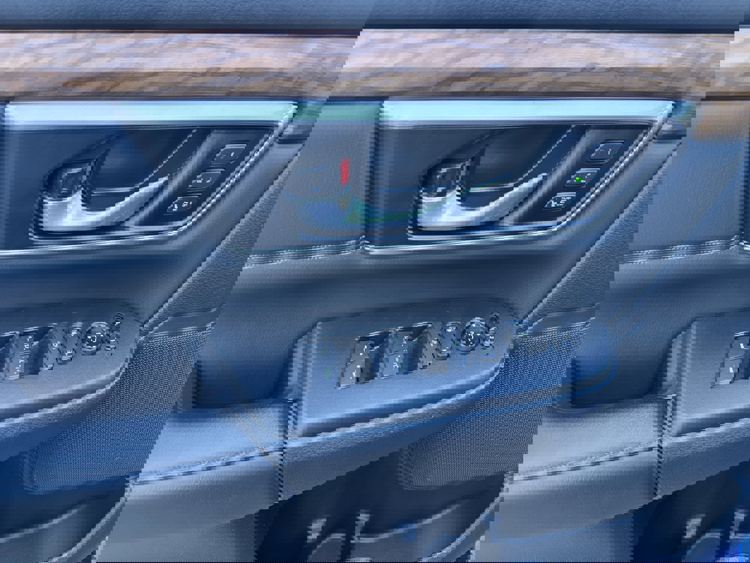 Used 2021 Honda CR-V EX-L image 9