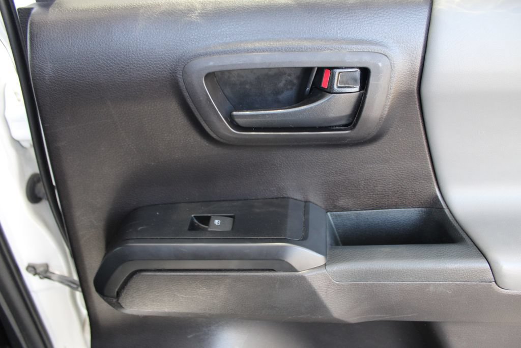 Used 2020 Toyota Tacoma SR AWD/4WD image 53
