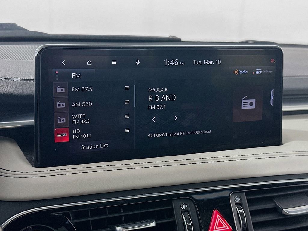 Used 2023 Genesis G70 2.0T w/ Sport Prestige Package image 17