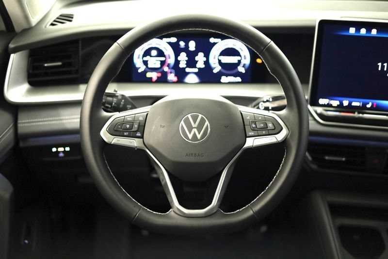 New 2026 Volkswagen Tiguan SE AWD/4WD image 13