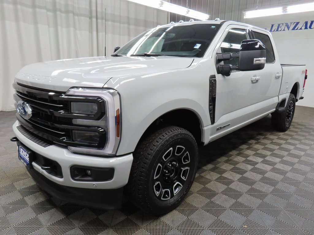 Used 2025 Ford F250 Platinum w/ FX4 Off-Road Package image 6