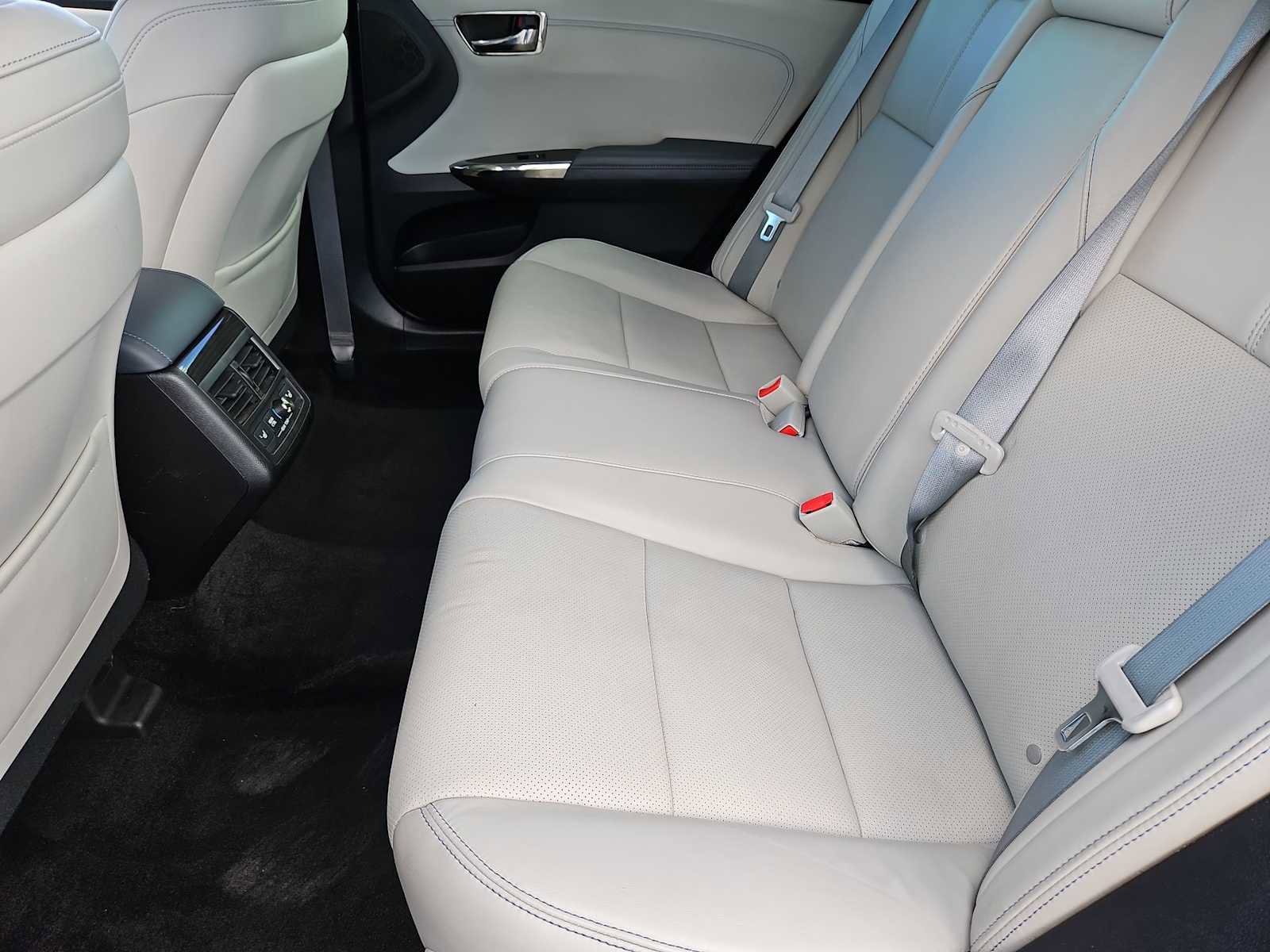 Used 2014 Toyota Avalon Limited image 21