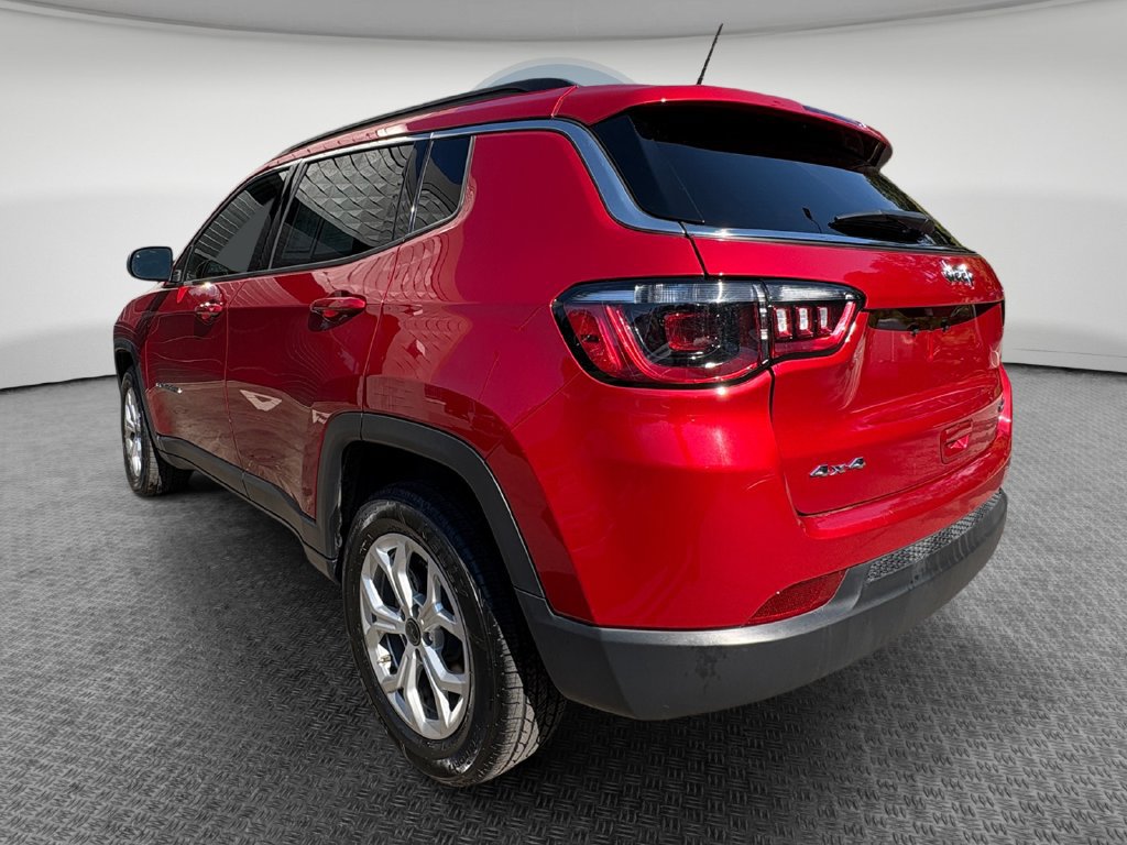 Certified 2025 Jeep Compass Latitude AWD/4WD image 6