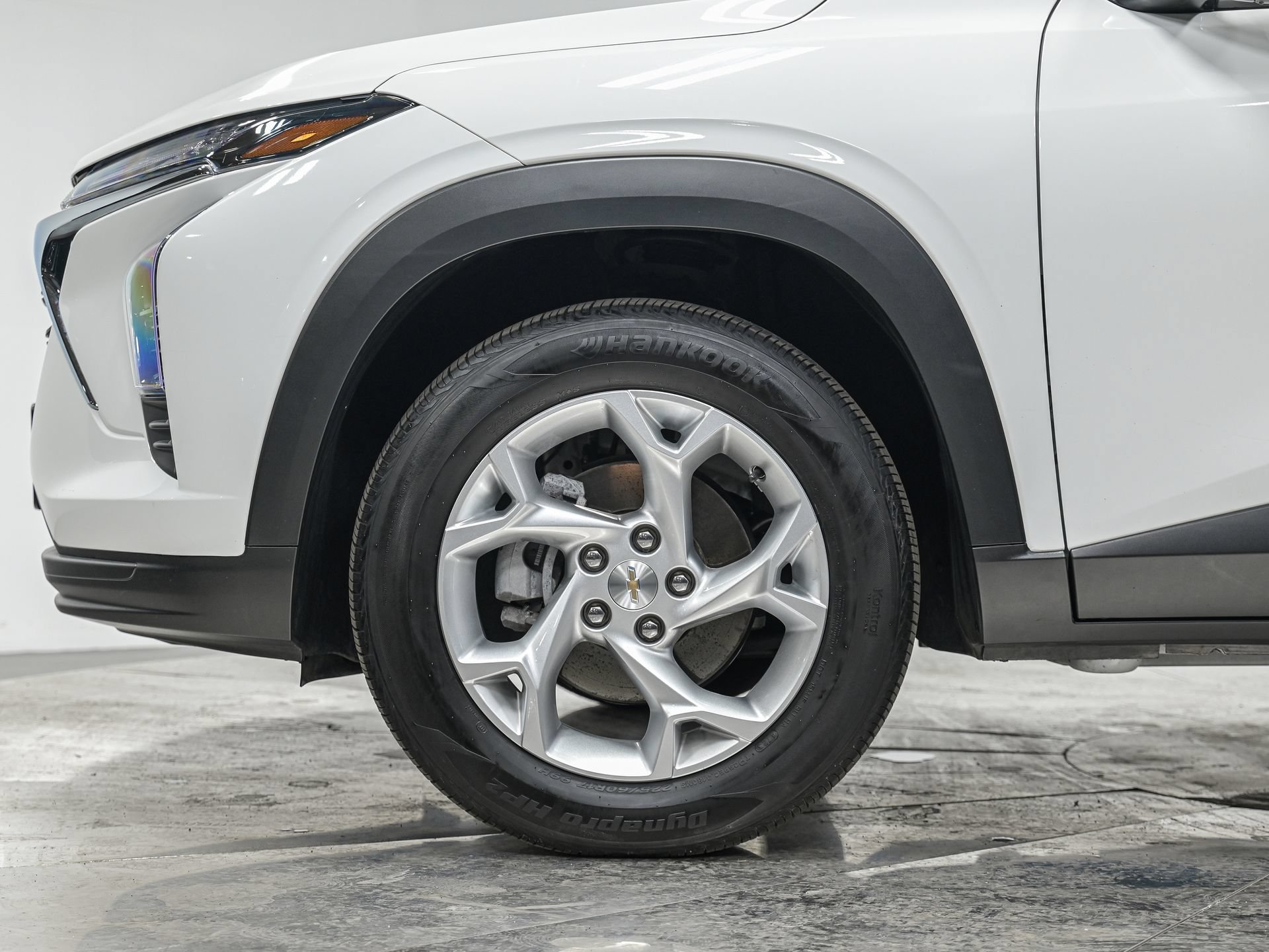 Used 2026 Chevrolet Trax LS w/ LS Convenience Package FWD image 3