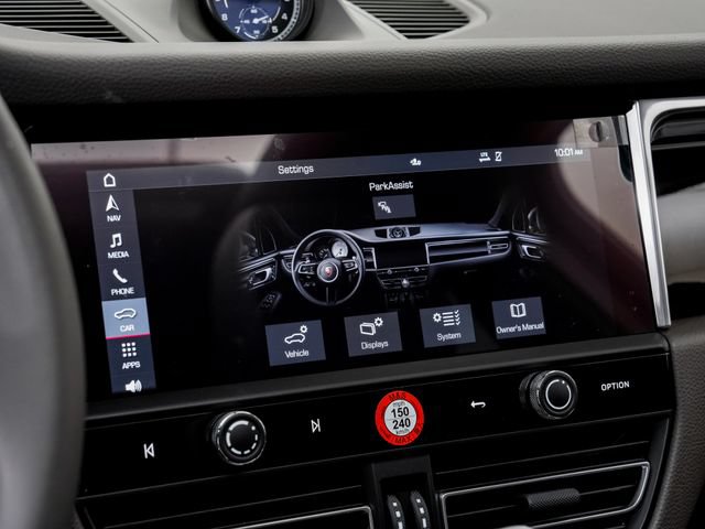 Certified 2026 Porsche Macan AWD/4WD image 16