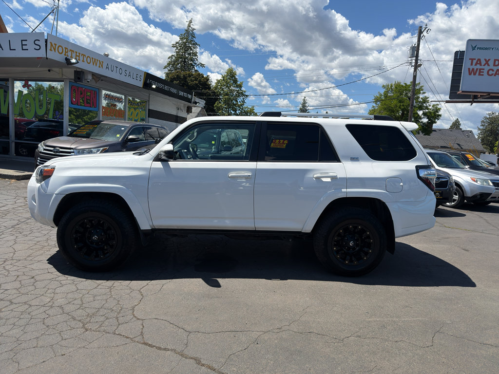 Used 2019 Toyota 4Runner SR5 AWD/4WD image 3