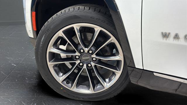 Used 2023 Jeep Wagoneer L Series III w/ Premium Group I image 30