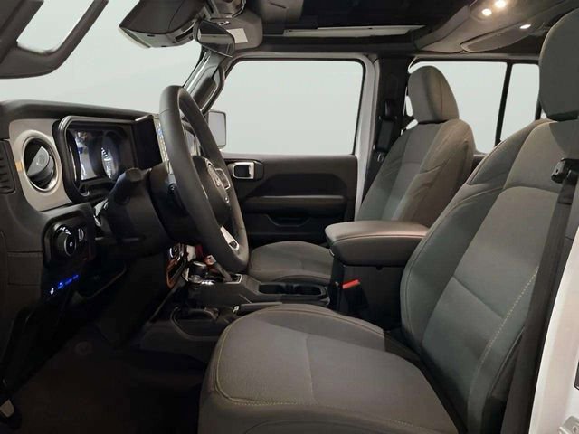 Used 2025 Jeep Wrangler Unlimited Sahara w/ Safety Group image 16