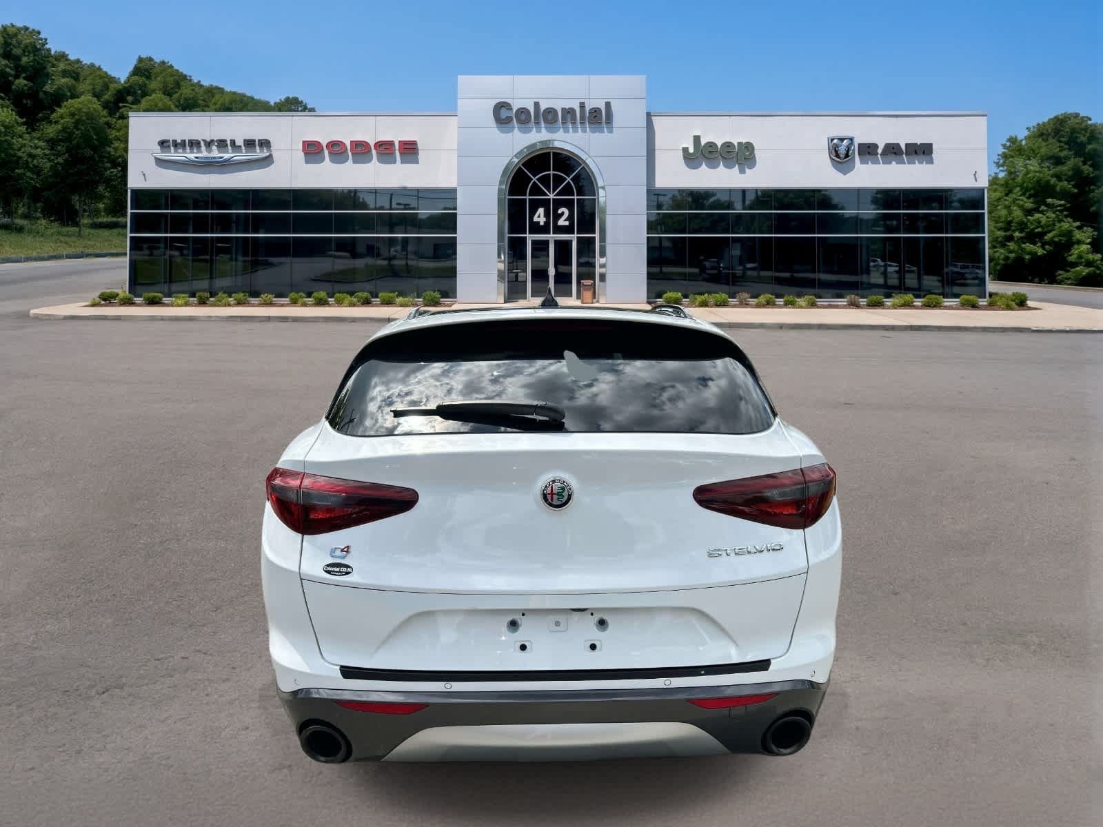 Used 2023 Alfa Romeo Stelvio Ti w/ Active Assist Plus Package AWD/4WD image 4