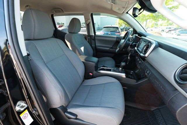 Used 2018 Toyota Tacoma SR5 RWD image 25