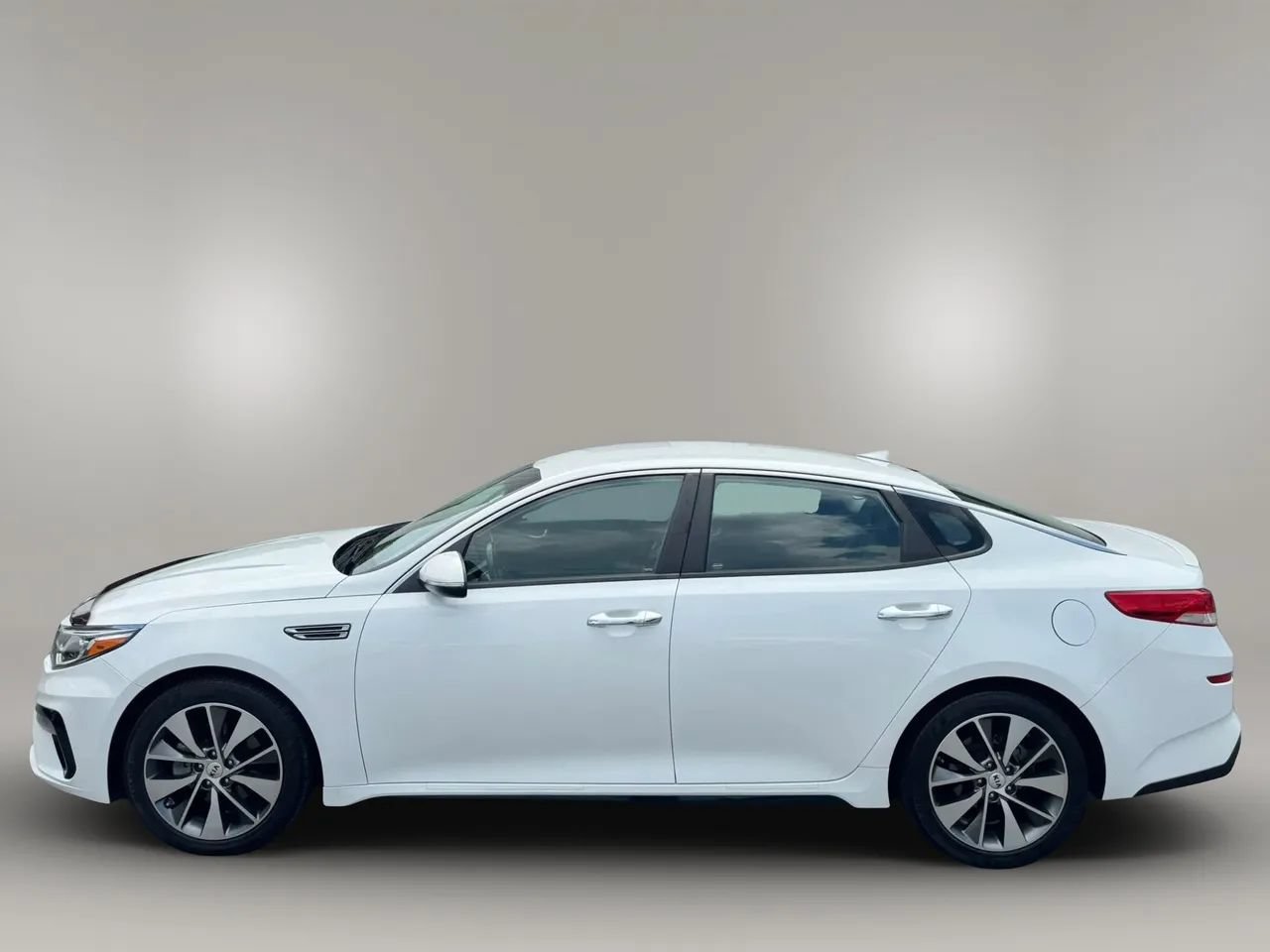 Used 2019 Kia Optima S FWD image 5
