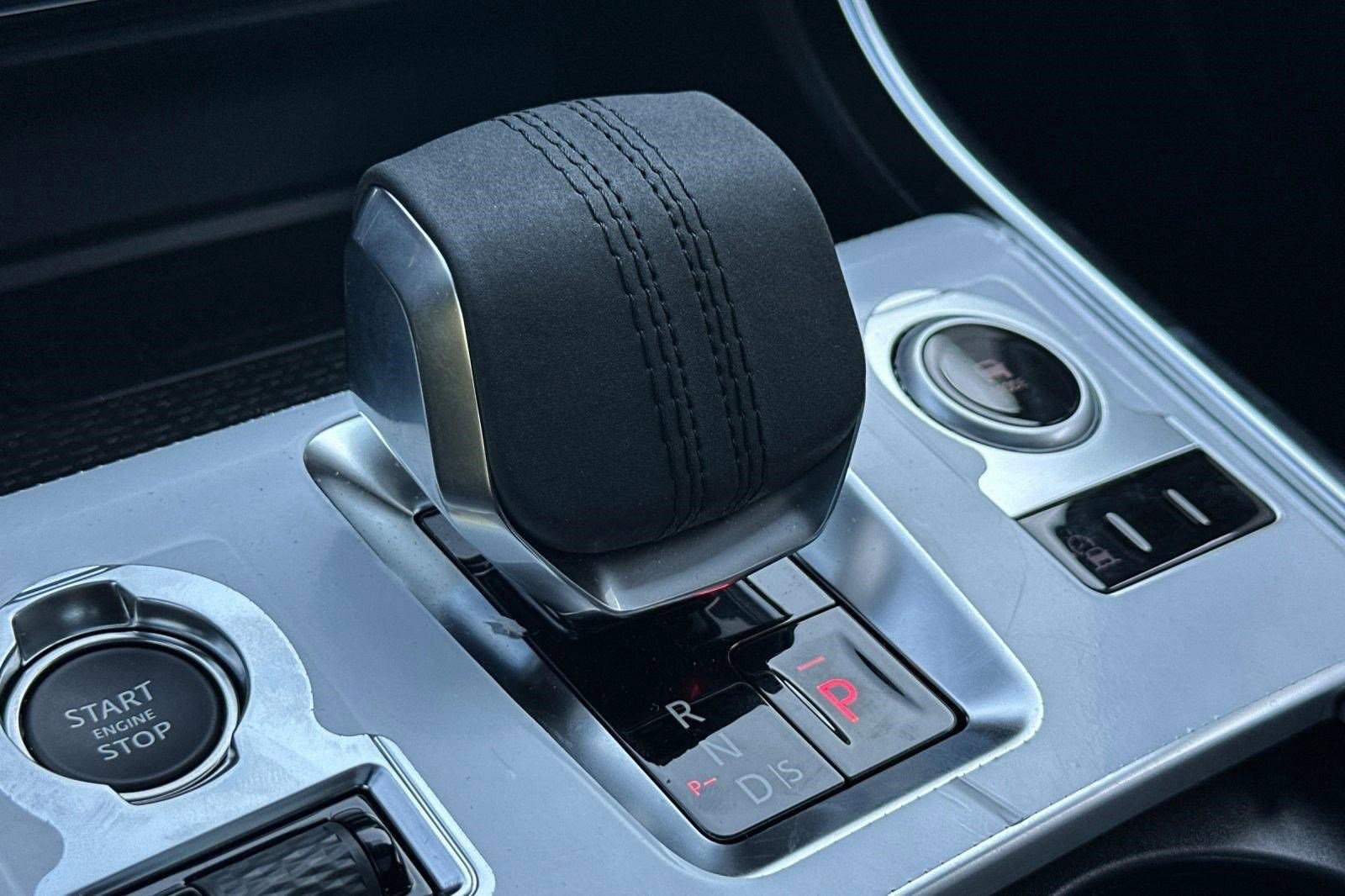 New 2024 Jaguar XF R-Dynamic SE AWD/4WD image 22