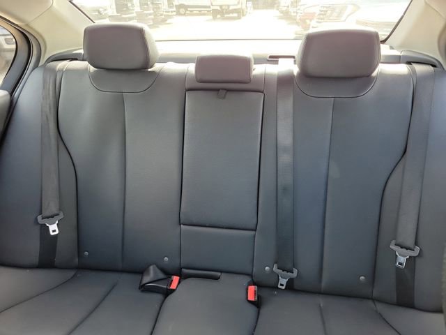 Used 2017 BMW 320i Sedan image 10