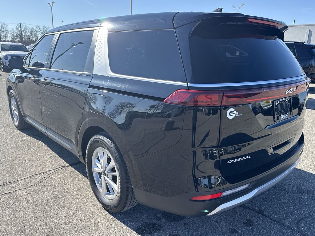 Used 2024 Kia Carnival LX image 6