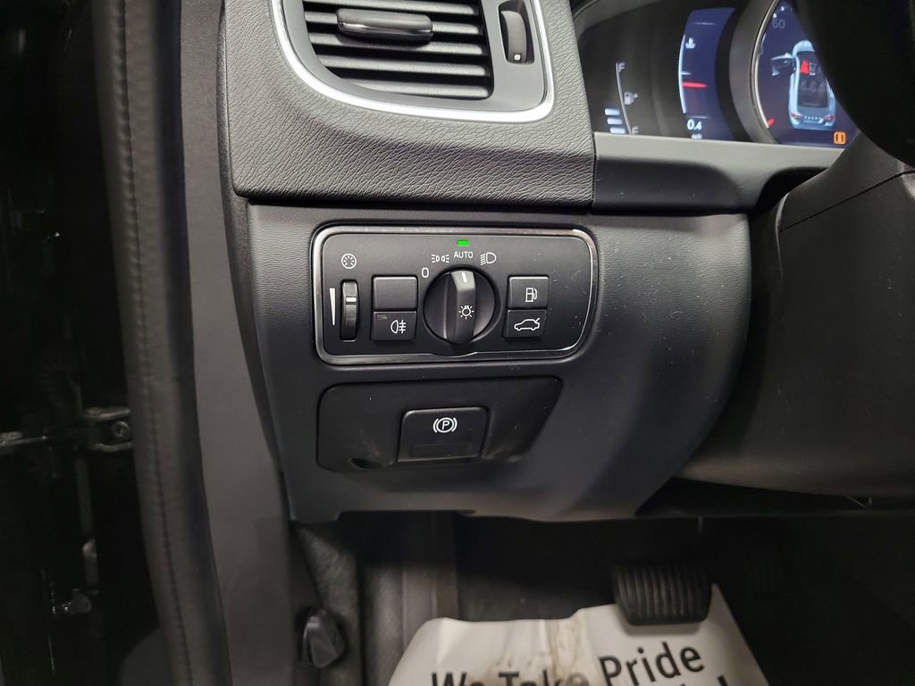 Used 2018 Volvo S60 T5 Dynamic w/ Vision Package image 21