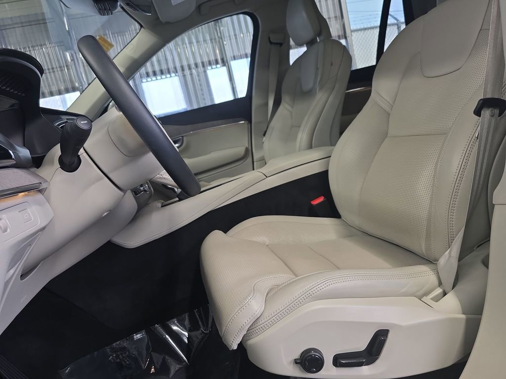 Used 2022 Volvo XC90 T6 Inscription w/ Advanced Package image 28
