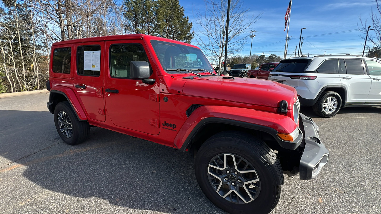 Used 2025 Jeep Wrangler Sahara image 5