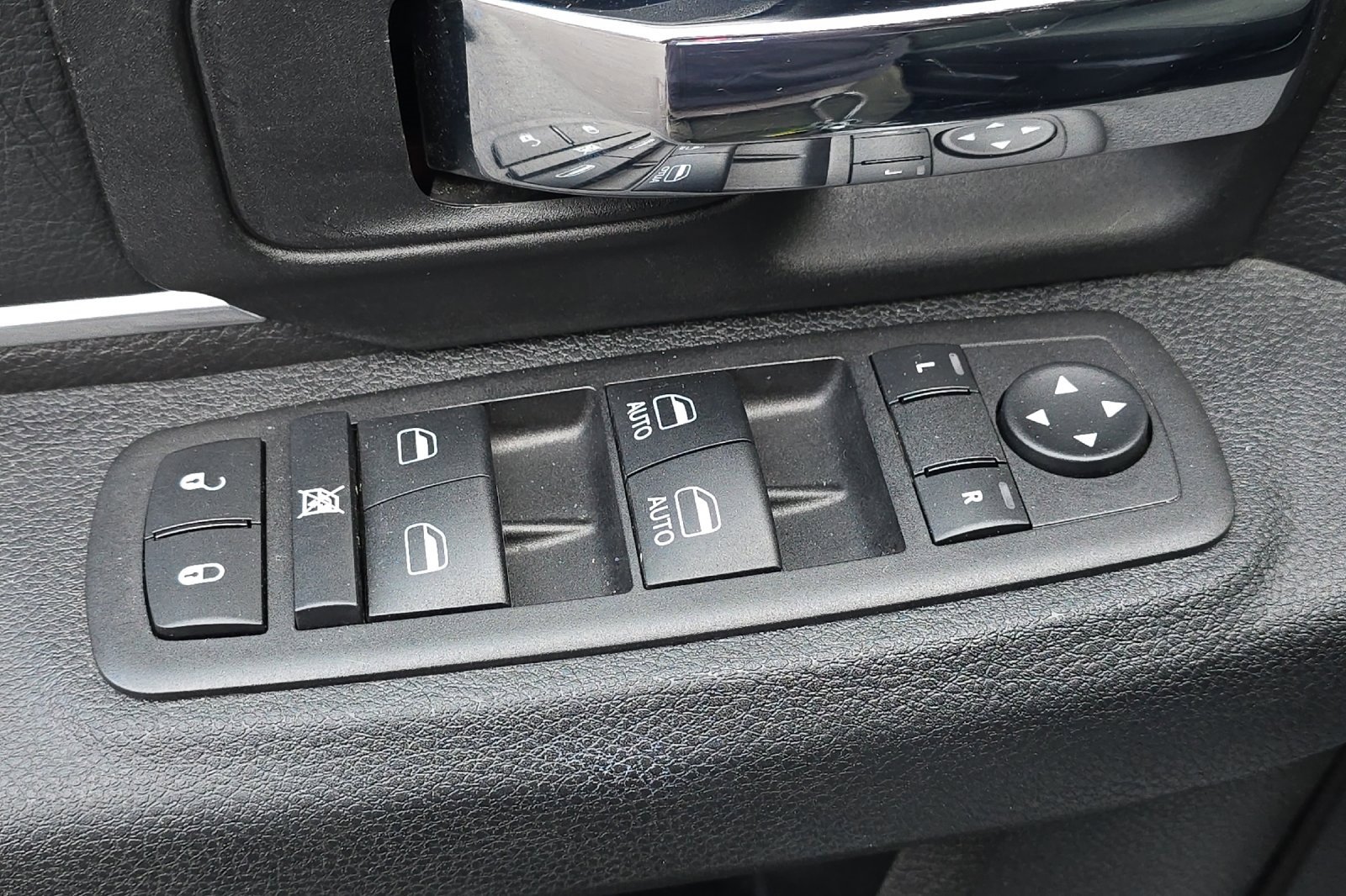 Used 2024 RAM 1500 Classic Warlock image 14