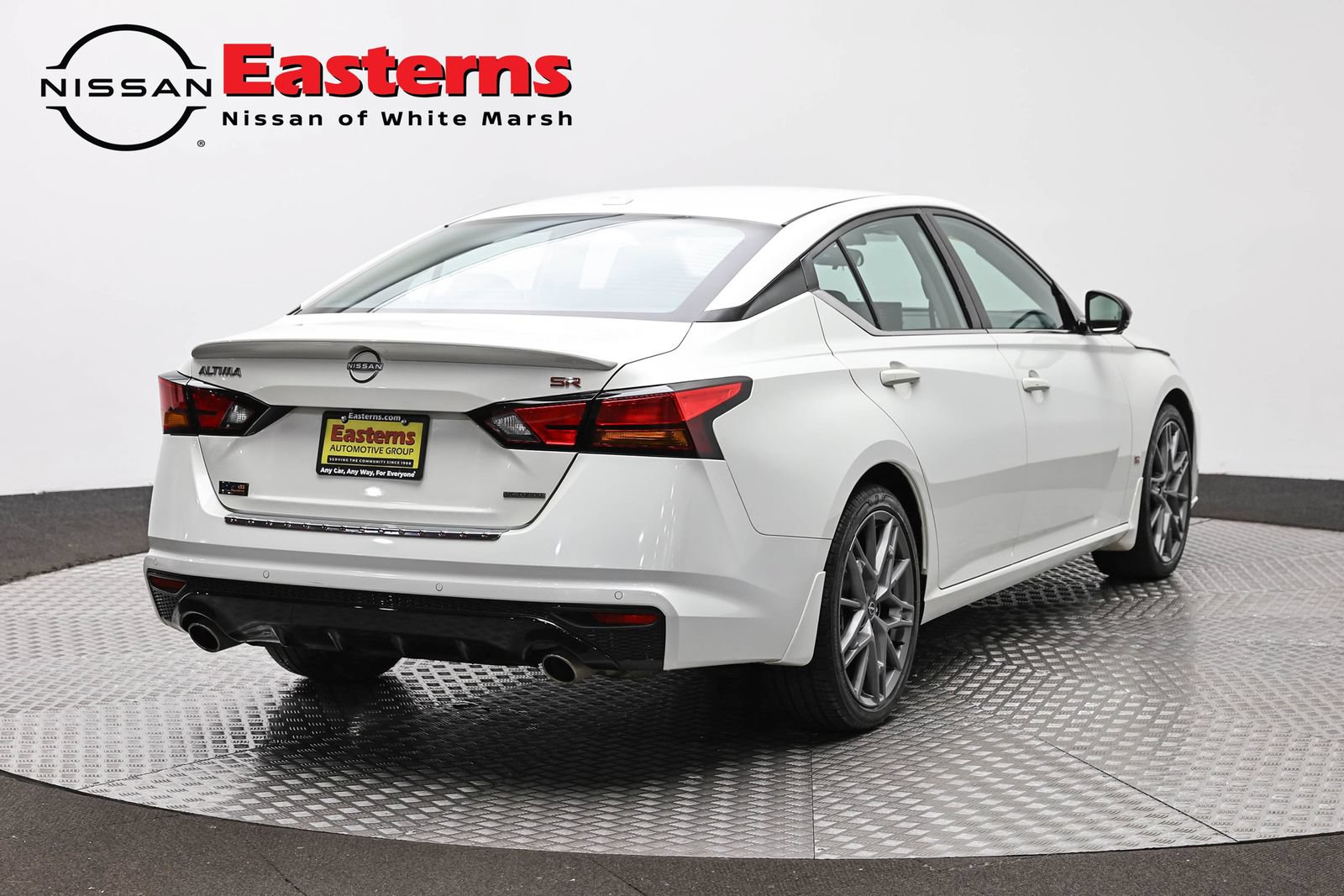 Used 2023 Nissan Altima 2.0 SR FWD image 5