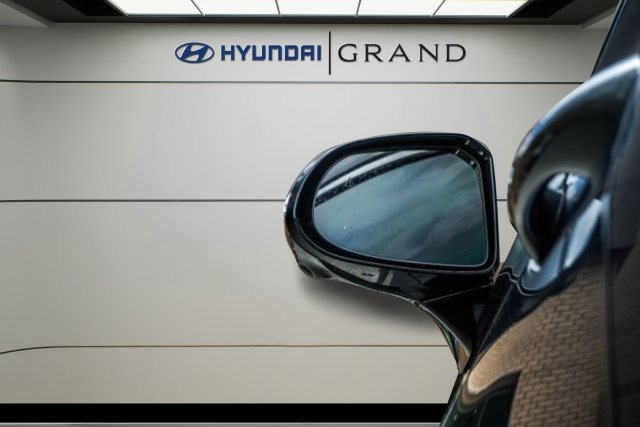 Used 2023 Hyundai Santa Fe Limited AWD/4WD image 8