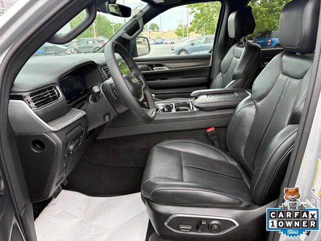 Used 2024 Jeep Wagoneer Series III AWD/4WD image 11