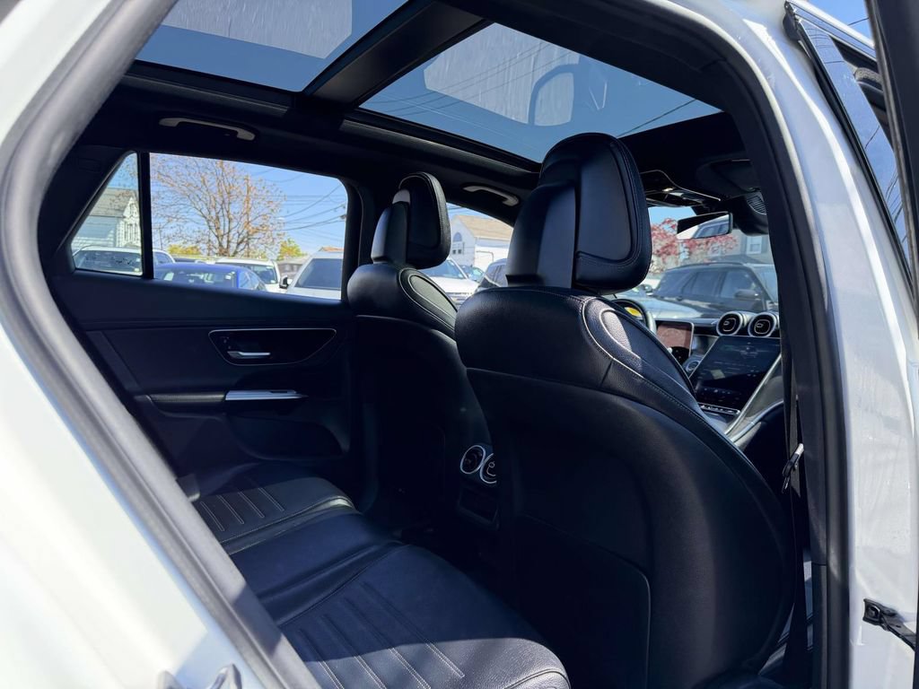 Used 2025 Mercedes-Benz GLC 43 AMG 4MATIC image 17