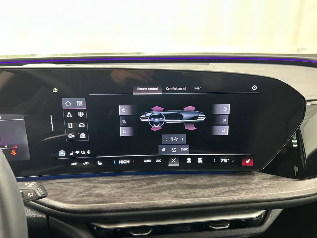 Used 2025 Audi Q5 Premium Plus w/ Premium Plus image 17