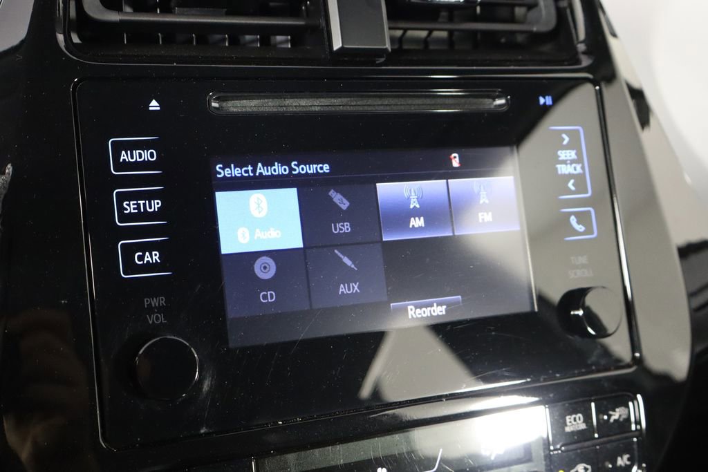 Used 2019 Toyota Prius LE image 29