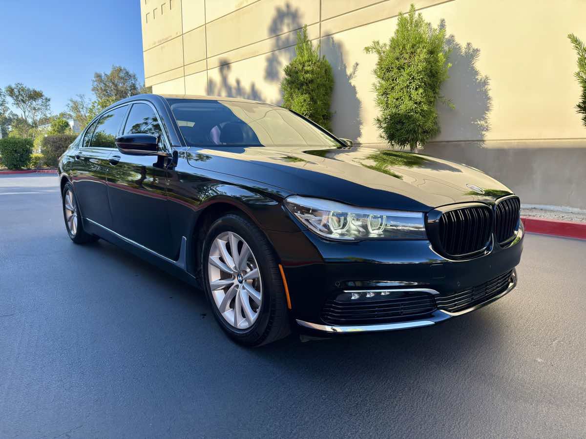 Used 2016 BMW 740i RWD image 8
