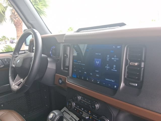 Used 2024 Ford Bronco Outer Banks w/ Sasquatch Package AWD/4WD image 11