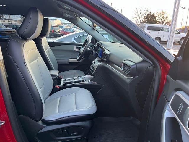Used 2021 Ford Explorer XLT w/ Equipment Group 202A image 24