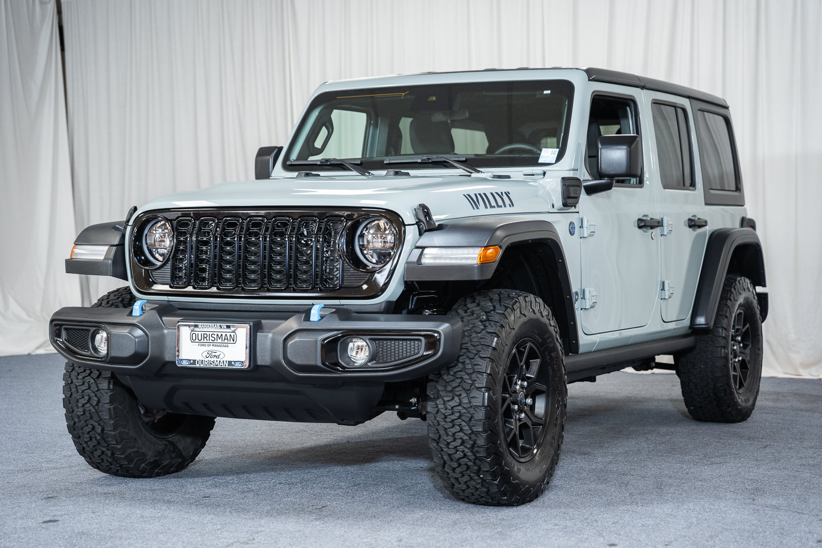 Used 2024 Jeep Wrangler Unlimited AWD/4WD image 3