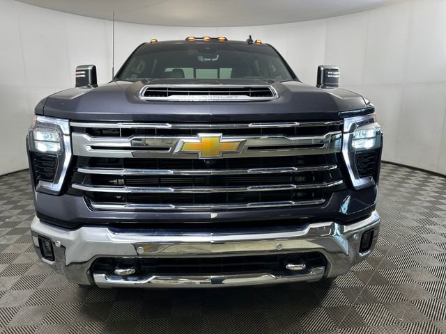 Used 2024 Chevrolet Silverado 2500 LTZ w/ LTZ Premium Package AWD/4WD image 8