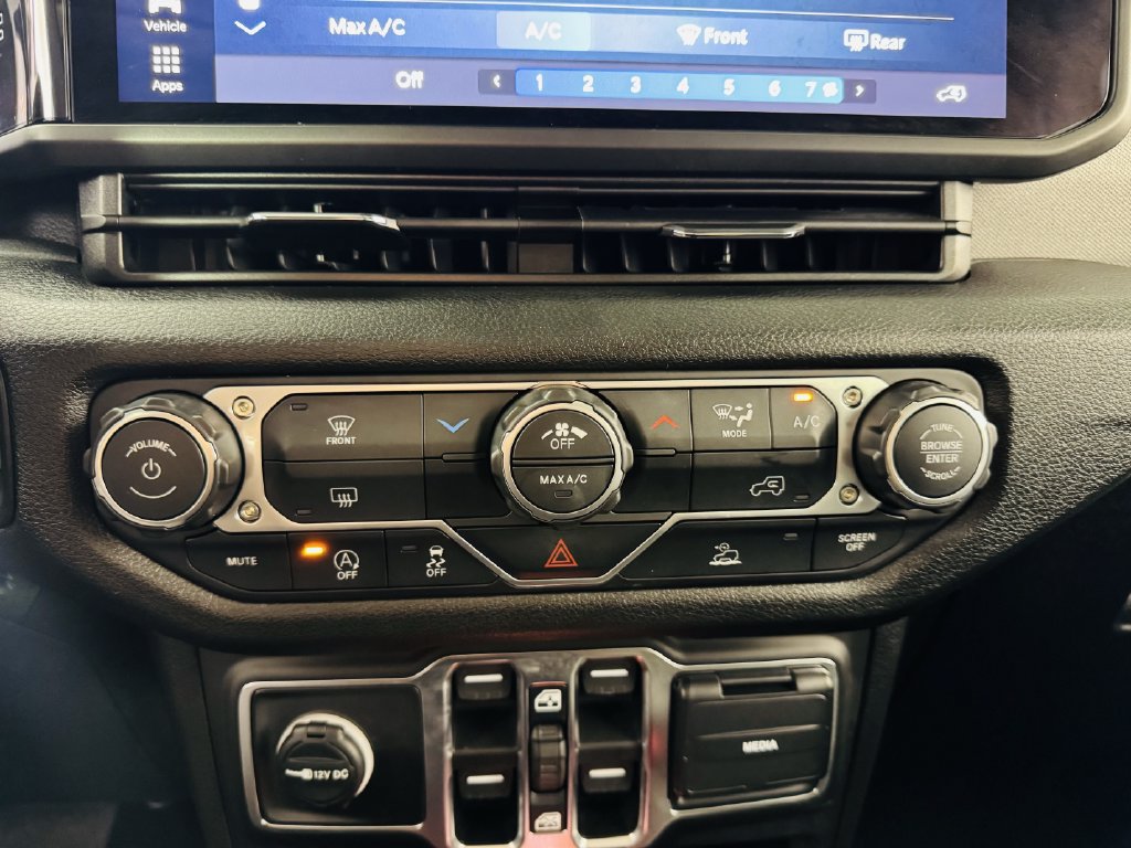 Used 2026 Jeep Wrangler Unlimited Sport AWD/4WD image 17
